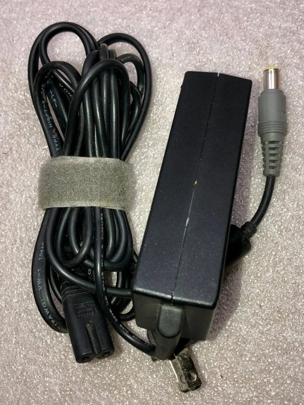 Genuine IBM/Lenovo 65W AC Adapter Charger 20V 3.25A 92P1156 92P1157 DCWP CM-2